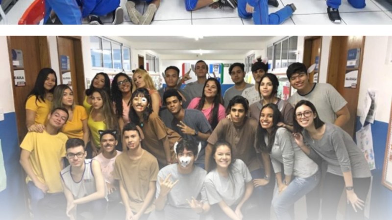 Ensino Médio CDM — alunos com uniforme preparados para o futuro