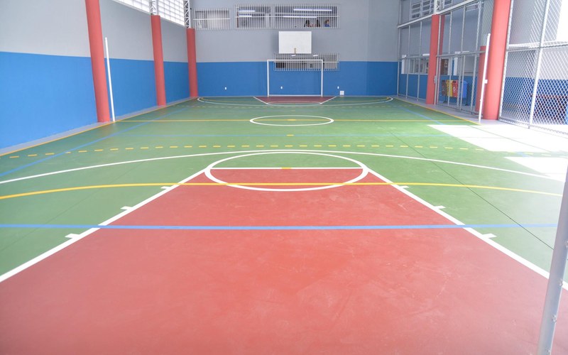 Quadra esportiva coberta do CDM — vista frontal